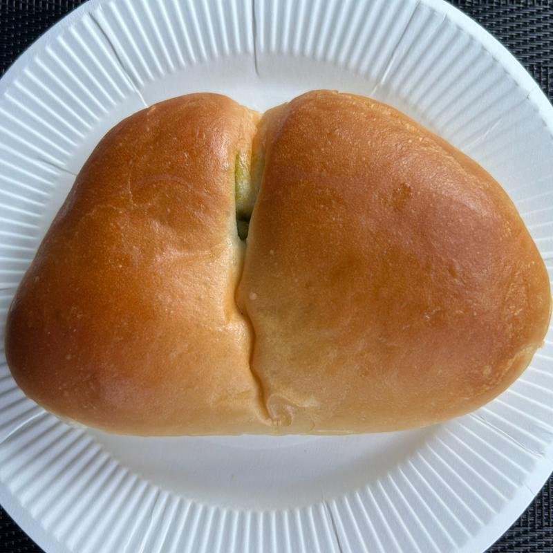 抹茶クリームパン(手づくりパンの店ぶんぶん )