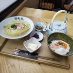 鯛塩らぁ麺と鮭といくらの親子茶漬け御膳