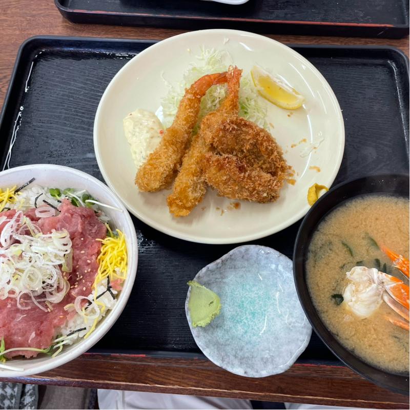 中落ち丼フライセット(市場食堂 花いち)