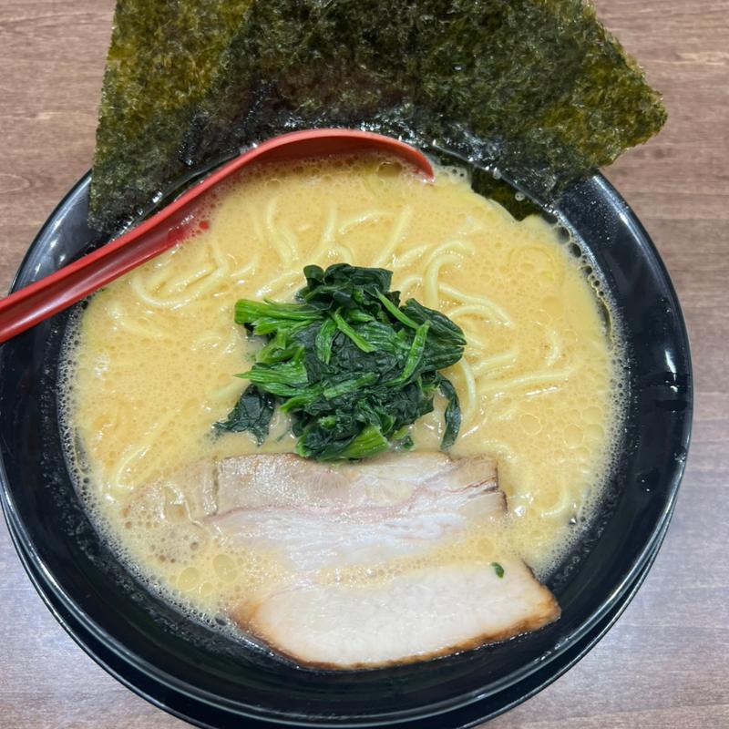 ラーメン(横浜家系ラーメン 龍馬家 東長崎店)