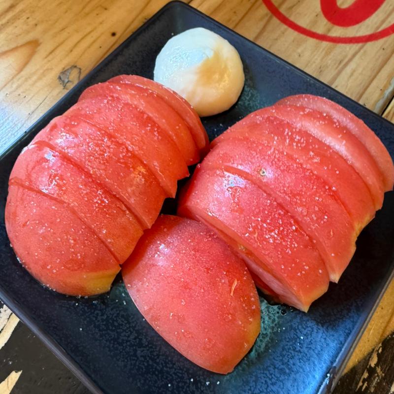 冷トマト(大衆寿司酒場 こがね商店)