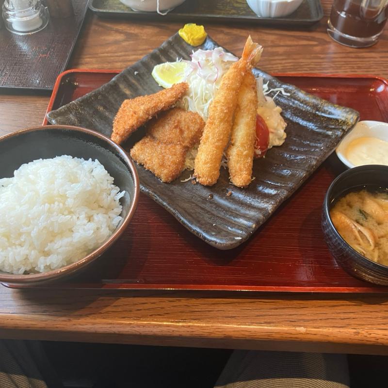 エビフライとタレかつランチ(とんかつ政ちゃん 牡丹山店 )