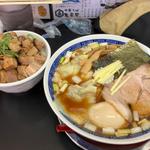 ワンタン麺煮卵チャーシュー丼