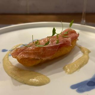 〜魚料理〜 長崎対馬 穴子のフリット 赤茄子のソース 24か月熟成 フランス産ビゴール豚の生ハム