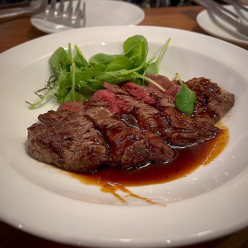 ビーフステーキ カイノミ〜ローストガーリックソース〜(ワイン酒場 GabuLicious 仙台 （ガブリシャス）)