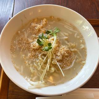 鶏湯麺
