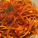 モッツァレラ入りトマトソーススパゲッティ