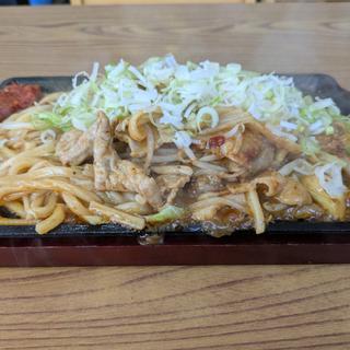 味噌ホルモン焼きうどん(大)(ホルモン食堂)