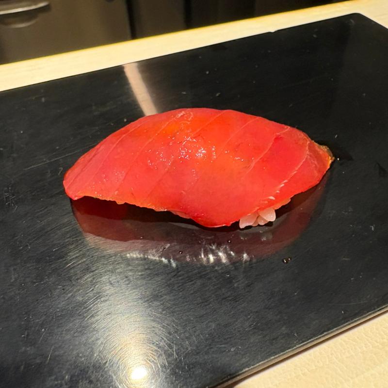 まぐろ　赤身(立喰 鮨となり 麻布十番)