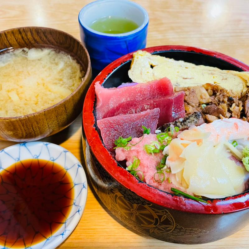 ちらし寿司(芳すし)