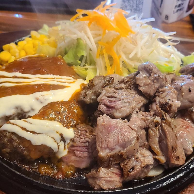 リブロース(カブリ)カットステーキ200g 焼きたてハンバーグ120g(ミスター・バーク 倉吉店)