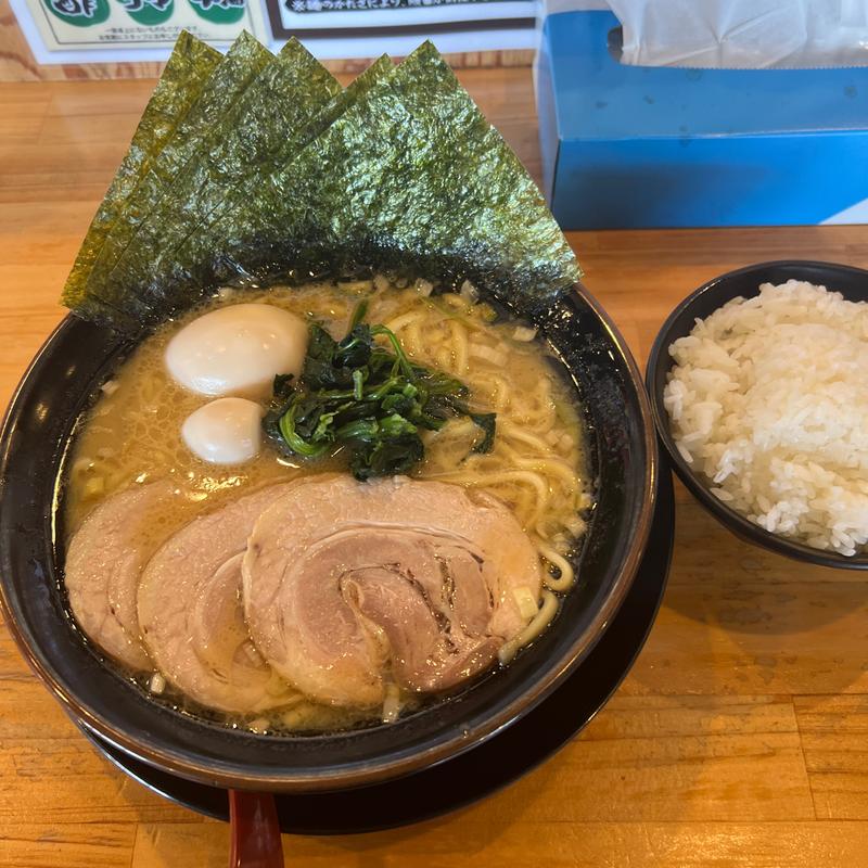 MAXらーめんセット(家系ラーメン一新家 別所)