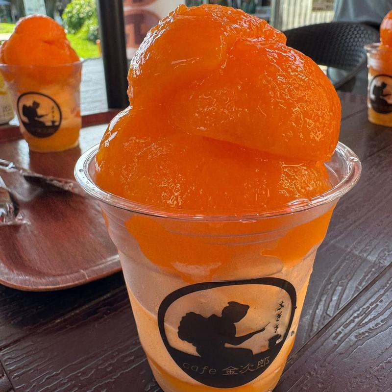 びわだらけソフト(道の駅 保田小学校)