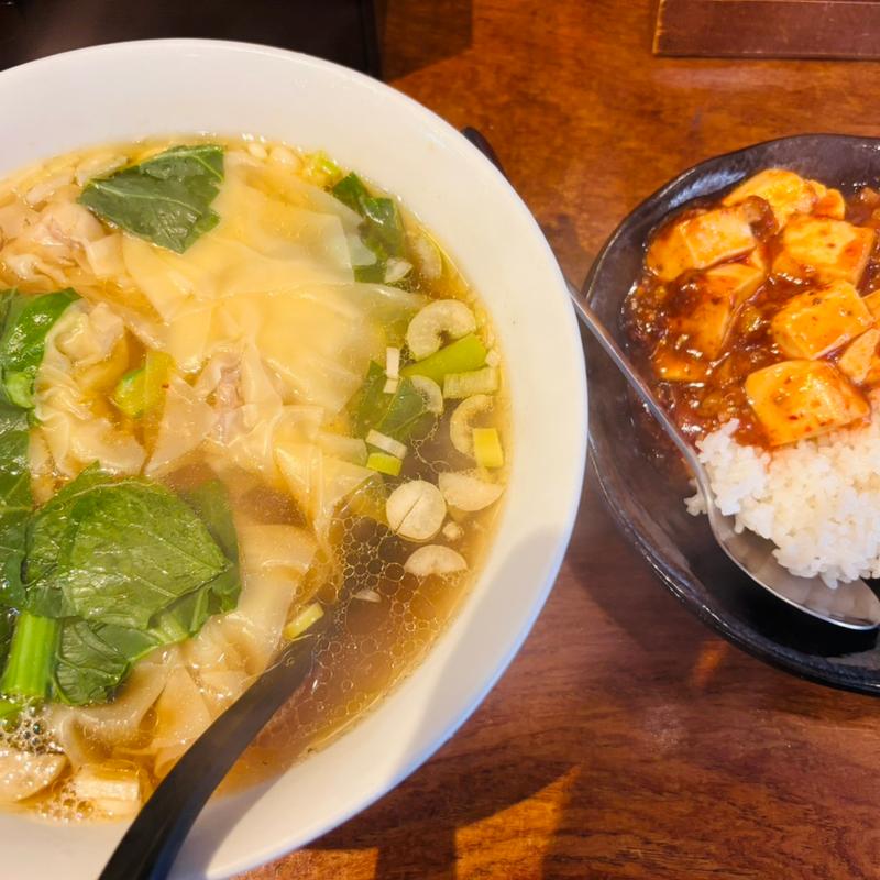 ワンタンメンと麻婆豆腐(鴻利)