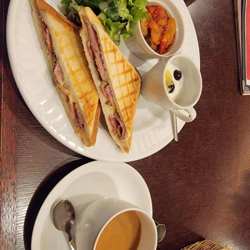 ホットサンド(CINQ サンク)