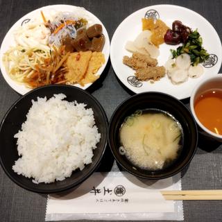 朝ごはん(炊き立てごはん お味噌汁＆ビュッフェ)(竈炊き立てごはん 土井 京都駅八条口店)
