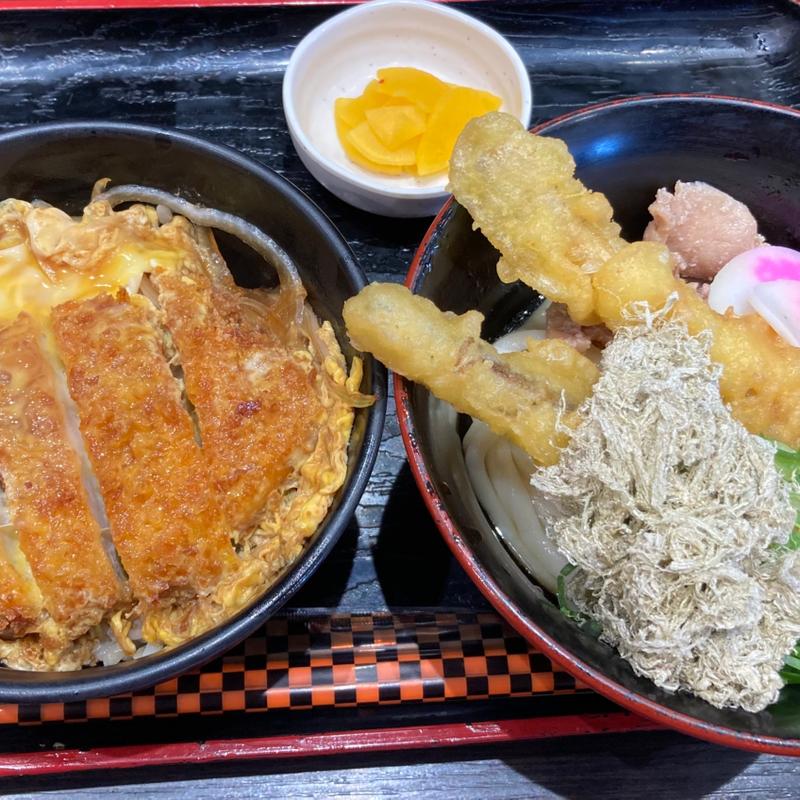 幸せセット かしわ(資さんうどん 戸島店)