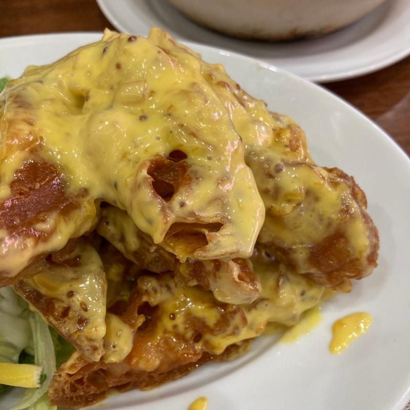 特製海鮮入り揚げパン〜サラダ添え〜(横浜中華街 香港飲茶 皇朝茶樓)