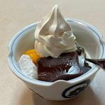 クリームあんみつ