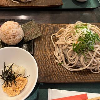 みぞれ納豆そば（まんまるおにぎりセット）(凪 御茶ノ水ワテラス店)