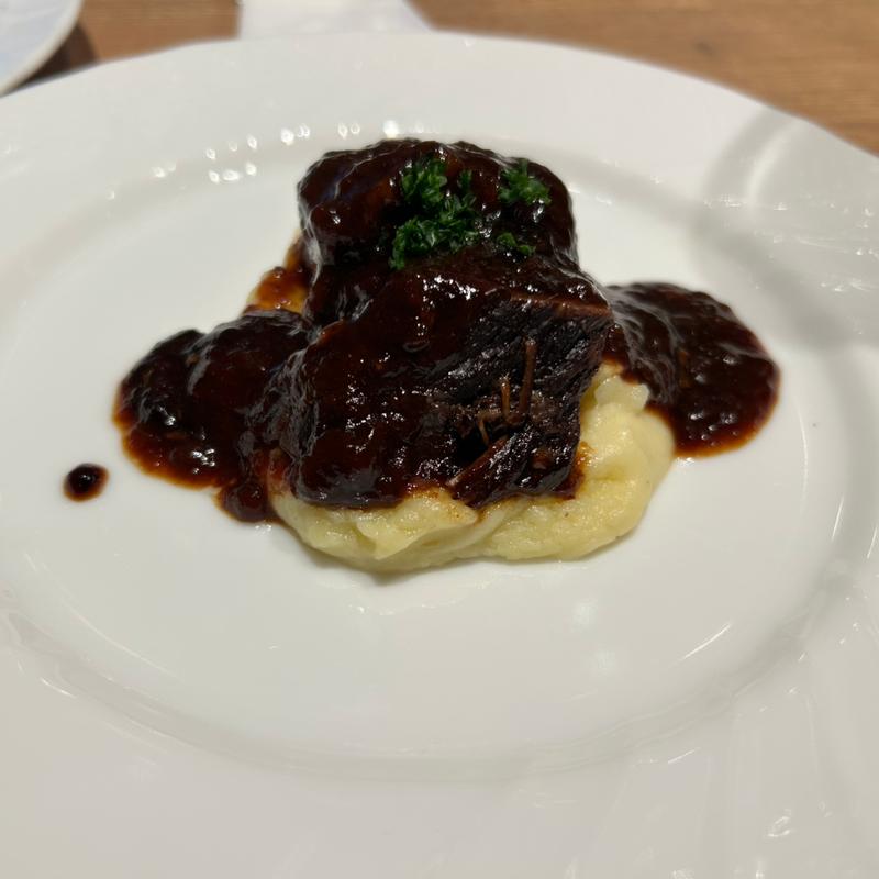 牛ホホ肉の赤ワイン煮込み(赤白 ルクア大阪店 （コウハク）)