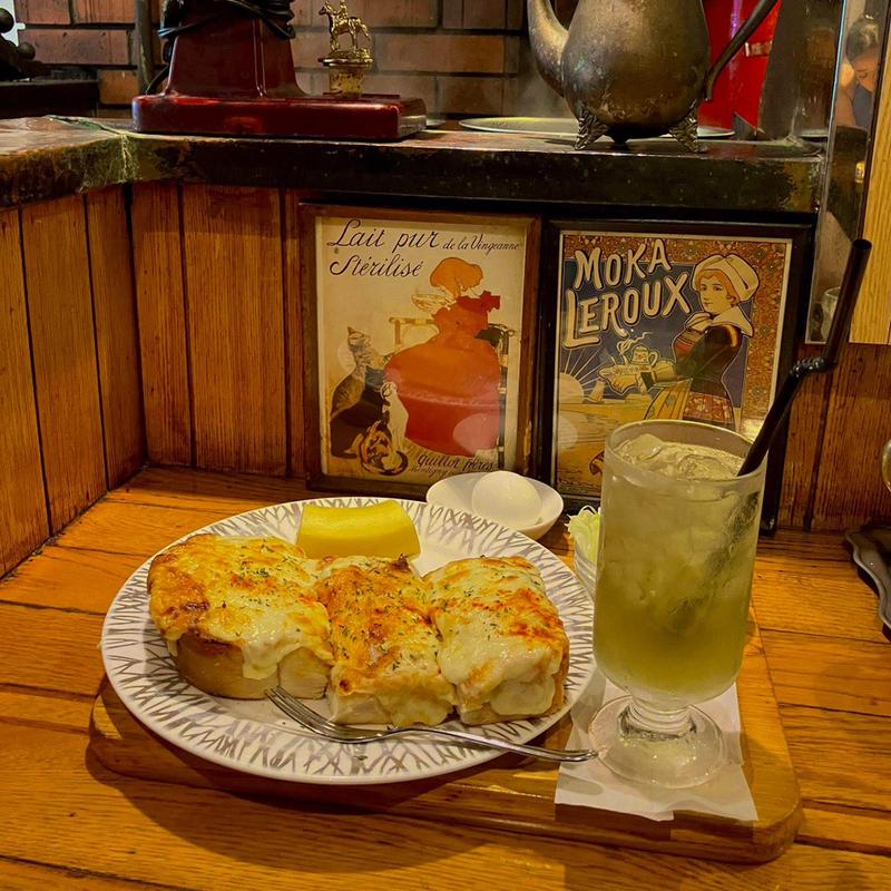 元祖ピザトースト 酢発酵キウイジュース(珈琲館 紅鹿舎 （コーヒーカンベニシカ）)