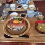 炙り肉テロ丼
