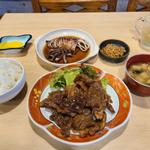 焼肉定食 イカの煮付け 納豆