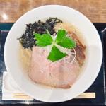 貝と魚のあら炊き中華そば(ライト)(Fishmen（フィッシュメン）)
