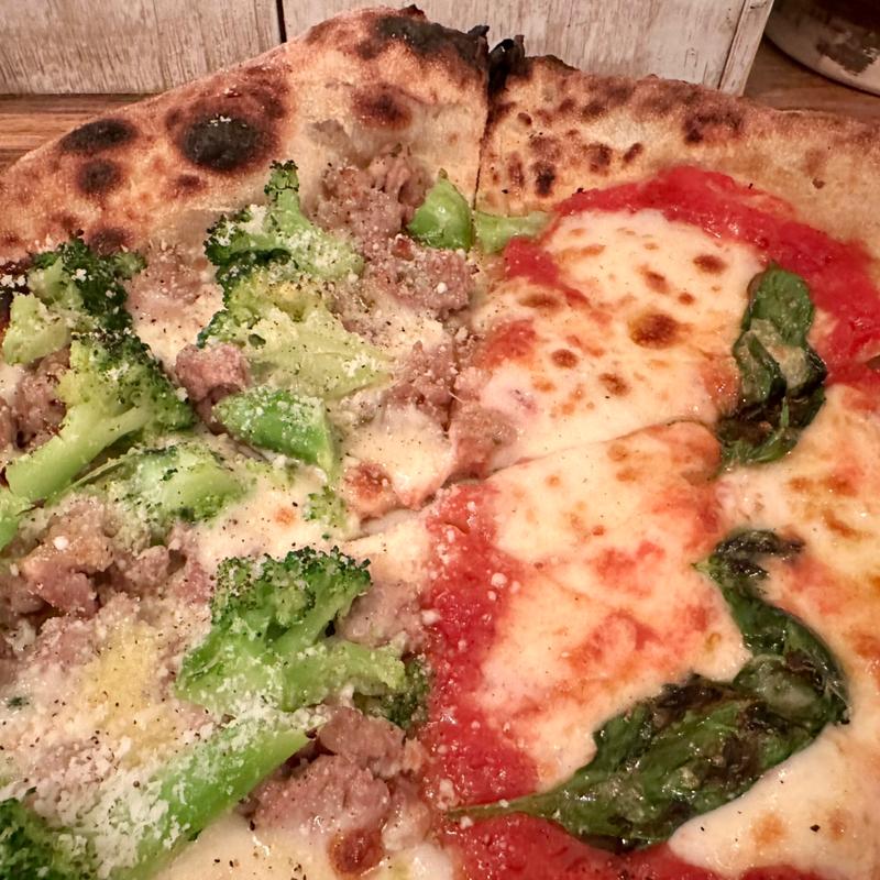 サルシッチャとブロッコリー&マルゲリータ(トゥットベーネ)