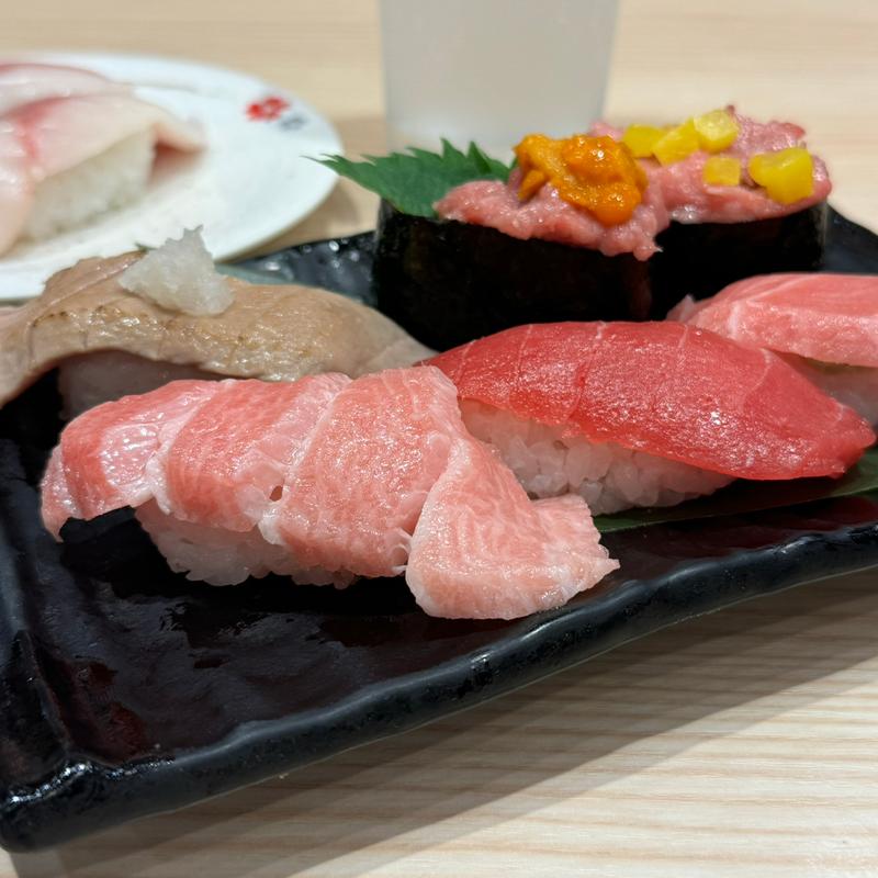 本まぐろ赤身、大とろ(にぎりの徳兵衛 中村豊国店)