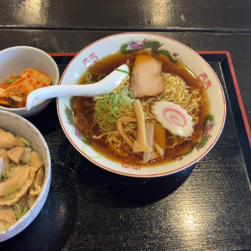 中華そばもつ煮丼セット(煮込み食堂 すみ吉)