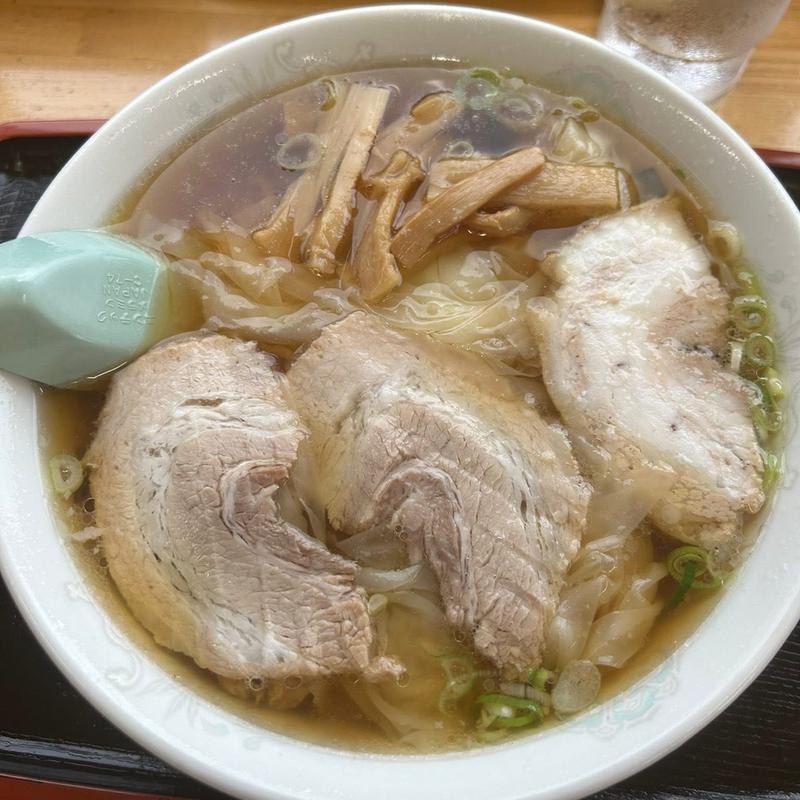 ワンタン麺 大盛り(新月)