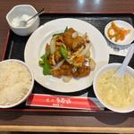 白身魚のバター黒胡椒炒め定食