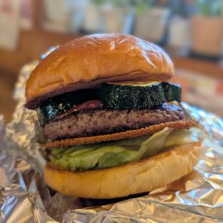 ズッキーニとクリスピーチーズのバーガー