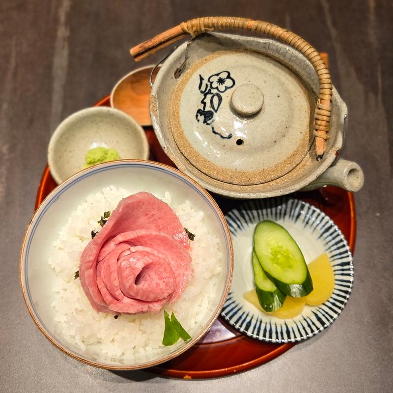 薄切り黒毛和牛出汁茶漬け(焼肉 きたん 法善寺)