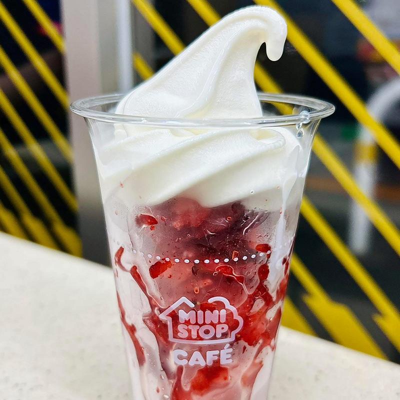 ハロハロ果実氷練乳いちご(ミニストップ 経堂店)