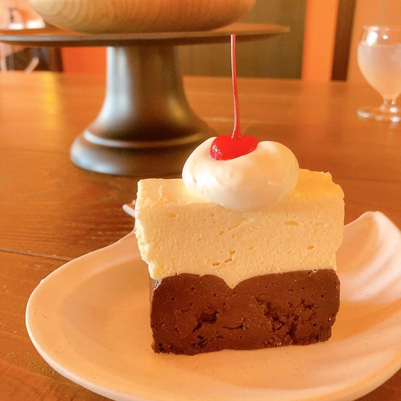 生チョコガトー&ふわふわレアチーズ(パーラーモノクロ)