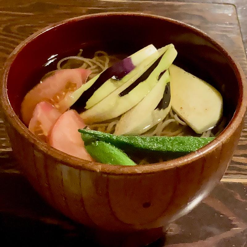 水ナスとトマトの冷やかけそば(蕎麦人 秋)