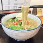 フレッシュトマトとハーブのつゆそば