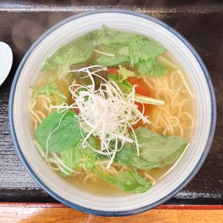 フレッシュトマトとハーブのつゆそば