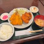 手作りアジフライとチキンカツの定食