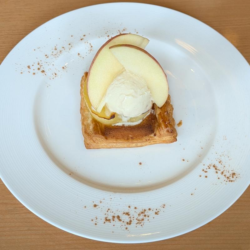 密りんごの自然派アップルパイ(オークレール （Eau Clair）)