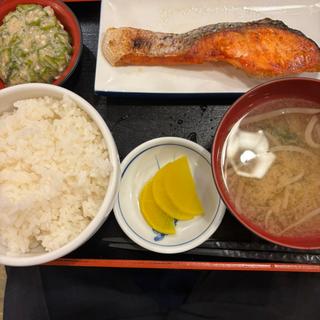 焼き鮭定食