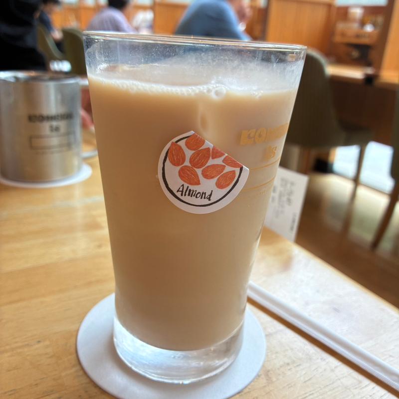 (KOMEDA is □ 東銀座店)
