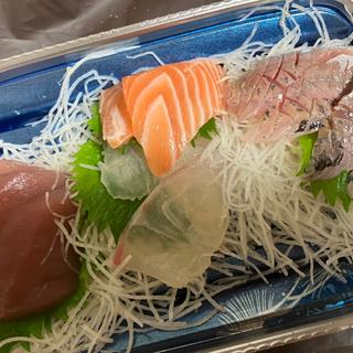 刺身盛り合わせ