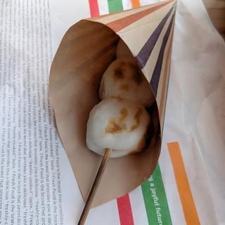 お店で焼いたみたらし団子