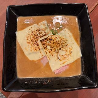 炙りチーズ海老トマト白湯らーめん(淡路島バーガープラス)