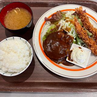 ハンバーグとエビフライ