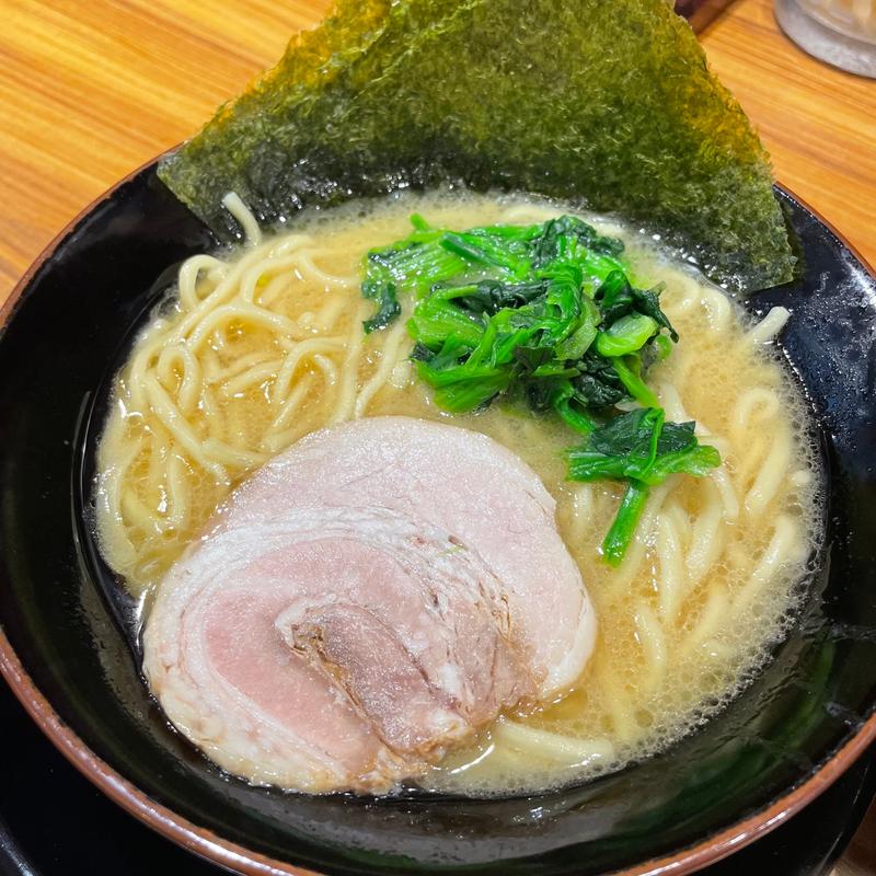 家系ラーメン（醤油）(横浜家系ラーメン 壱角家 広島祇園店)